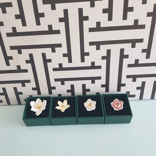 order คุณพุทธพร จี้ดอกไม้ 4 ชิ้น