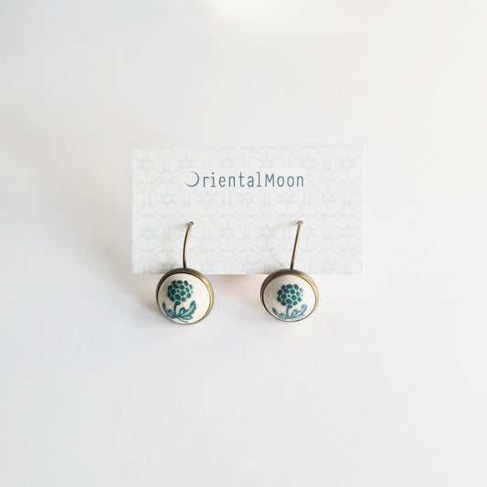 Cabonchon lever back earrings with brass base (new)ต่างหูหลังเต่าแบบเกี่ยว( Pattern type)