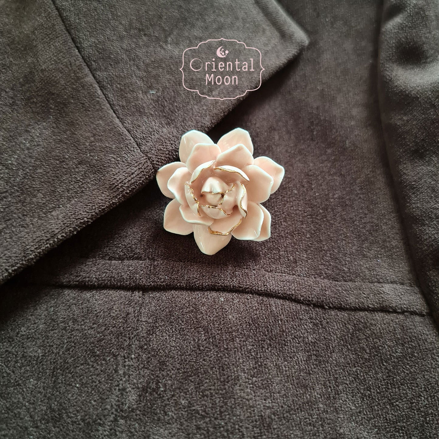 Dok Mali Son Porcelain (gold rim) brooch เข็มกลัดดอกมะลิซ้อน