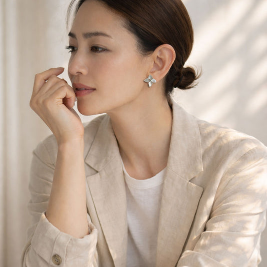ต่างหูดอกเข็ม Dok Khem Earrings