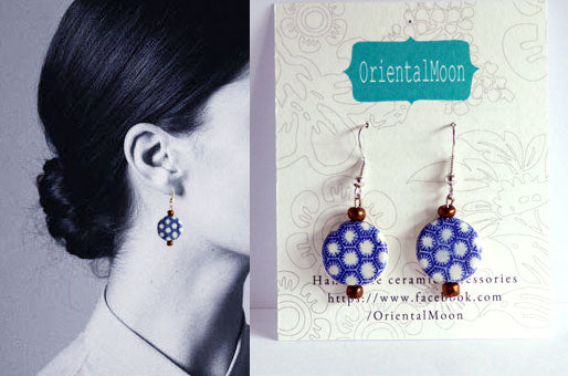 Blue &White vintage pattern on circle ceramic hanging earrings  (925 sterling silver hook)