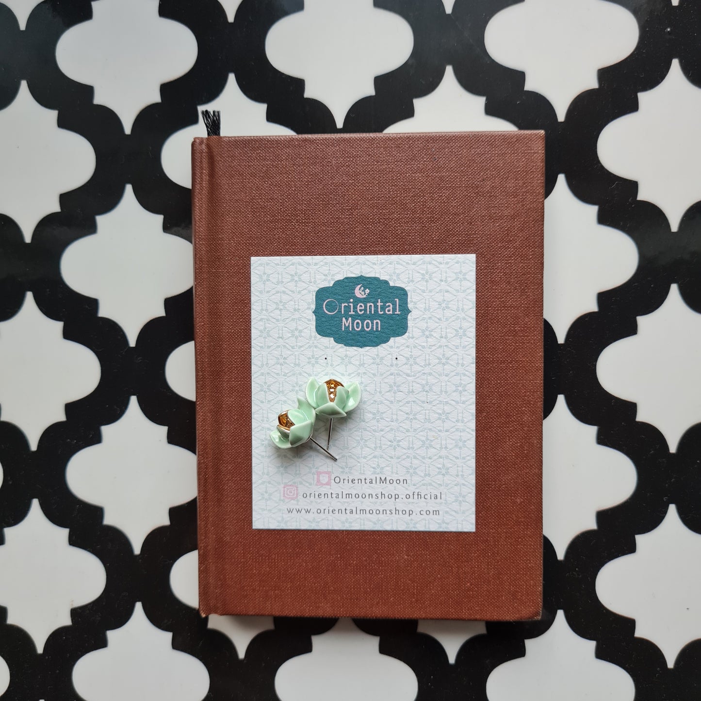 Dok Lam Duan stud earrings ( 925 sterling silver )