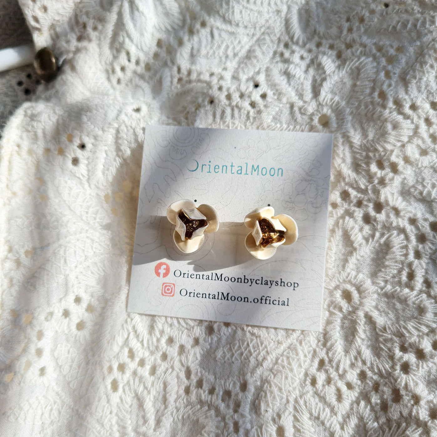 Dok Lam Duan stud earrings ( 925 sterling silver )