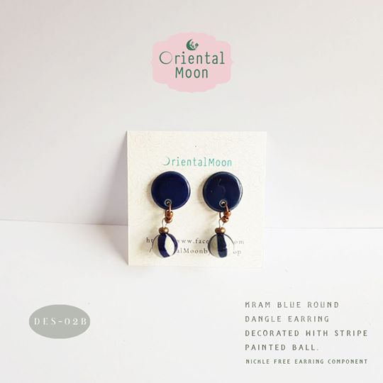 Ceramic drop earrings decorated with striped color ball ต่างหูเซรามิคสีเรียบประดับตุ้งติ้งบอลเพ้นท์ลายทาง