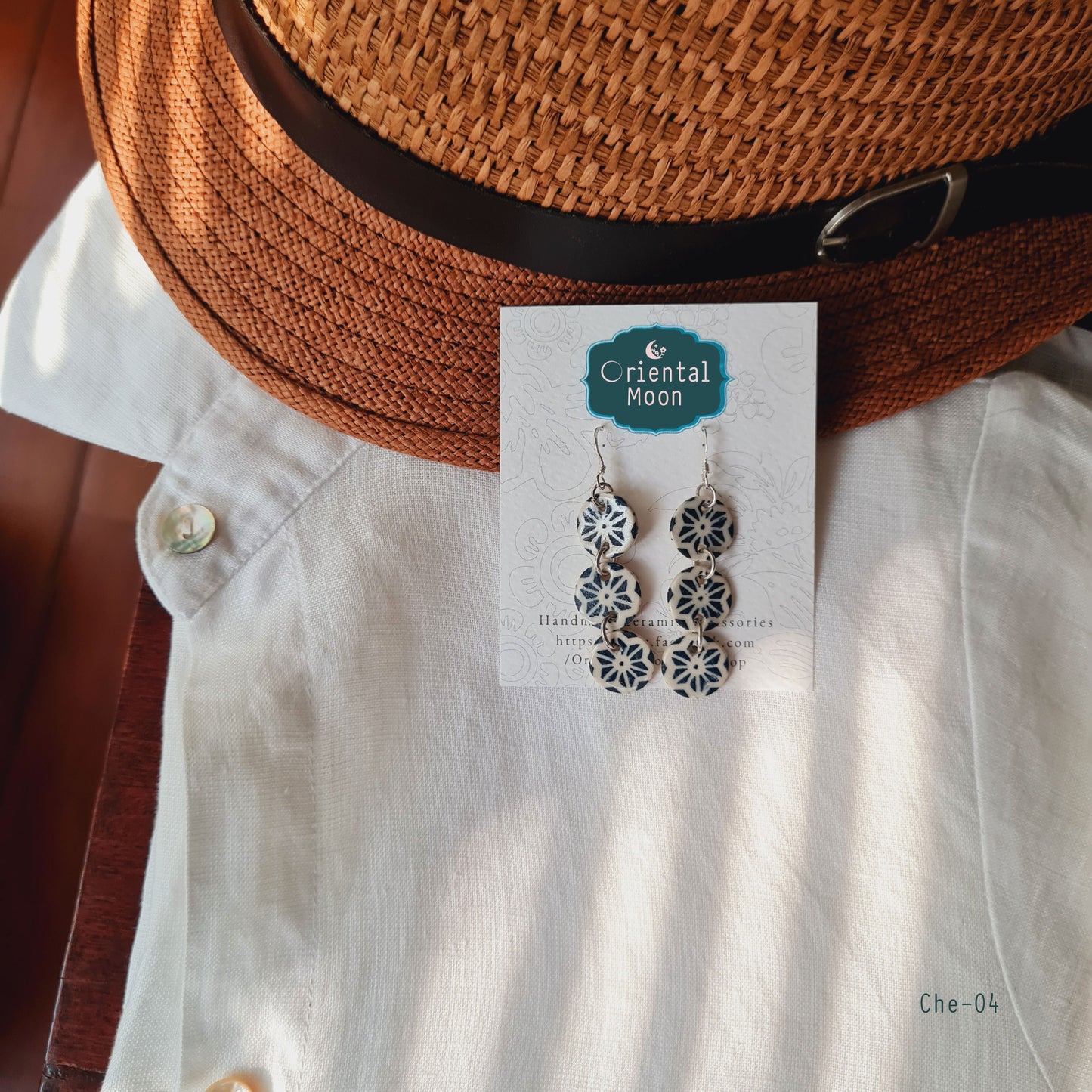 Blue& white Chandelier ceramic earrings ต่างหูเซรามิคระย้า (4-5 )( 925 sterling silver hook)
