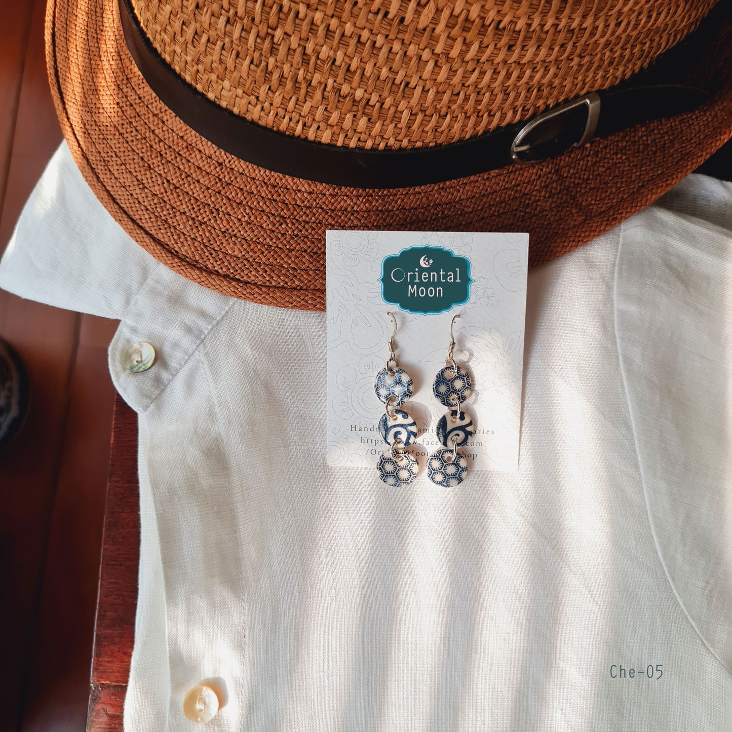 Blue& white Chandelier ceramic earrings ต่างหูเซรามิคระย้า (4-5 )( 925 sterling silver hook)