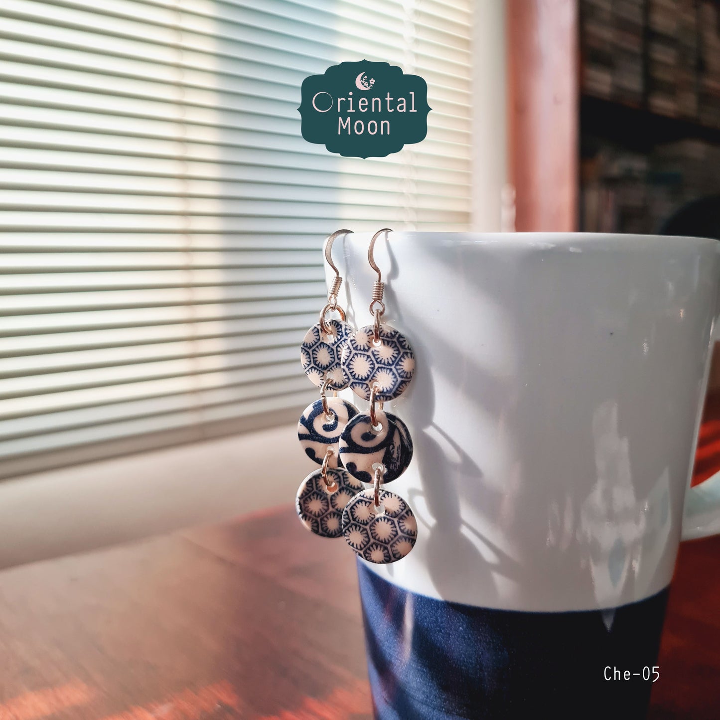 Blue& white Chandelier ceramic earrings ต่างหูเซรามิคระย้า (4-5 )( 925 sterling silver hook)