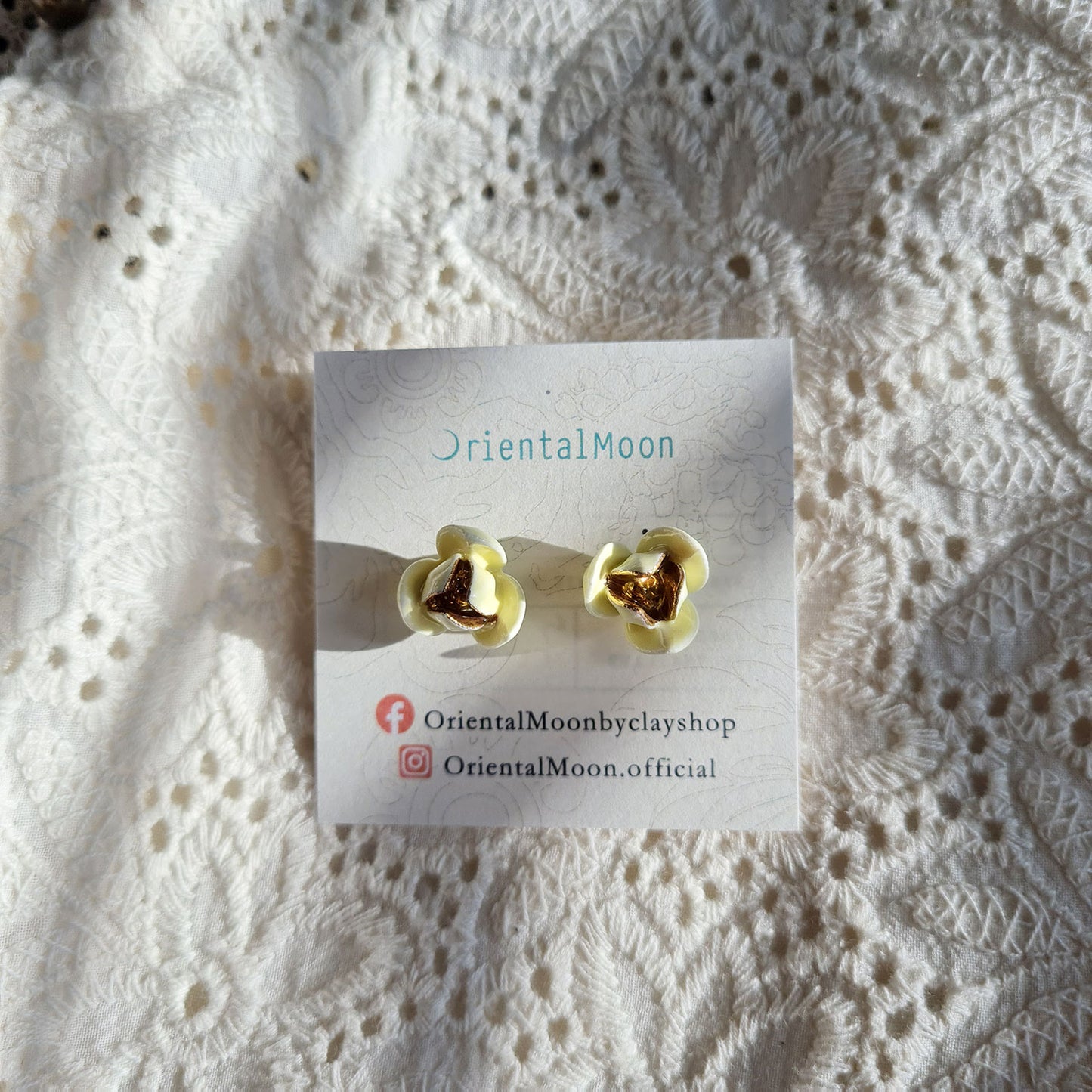 Dok Lam Duan stud earrings ( 925 sterling silver )