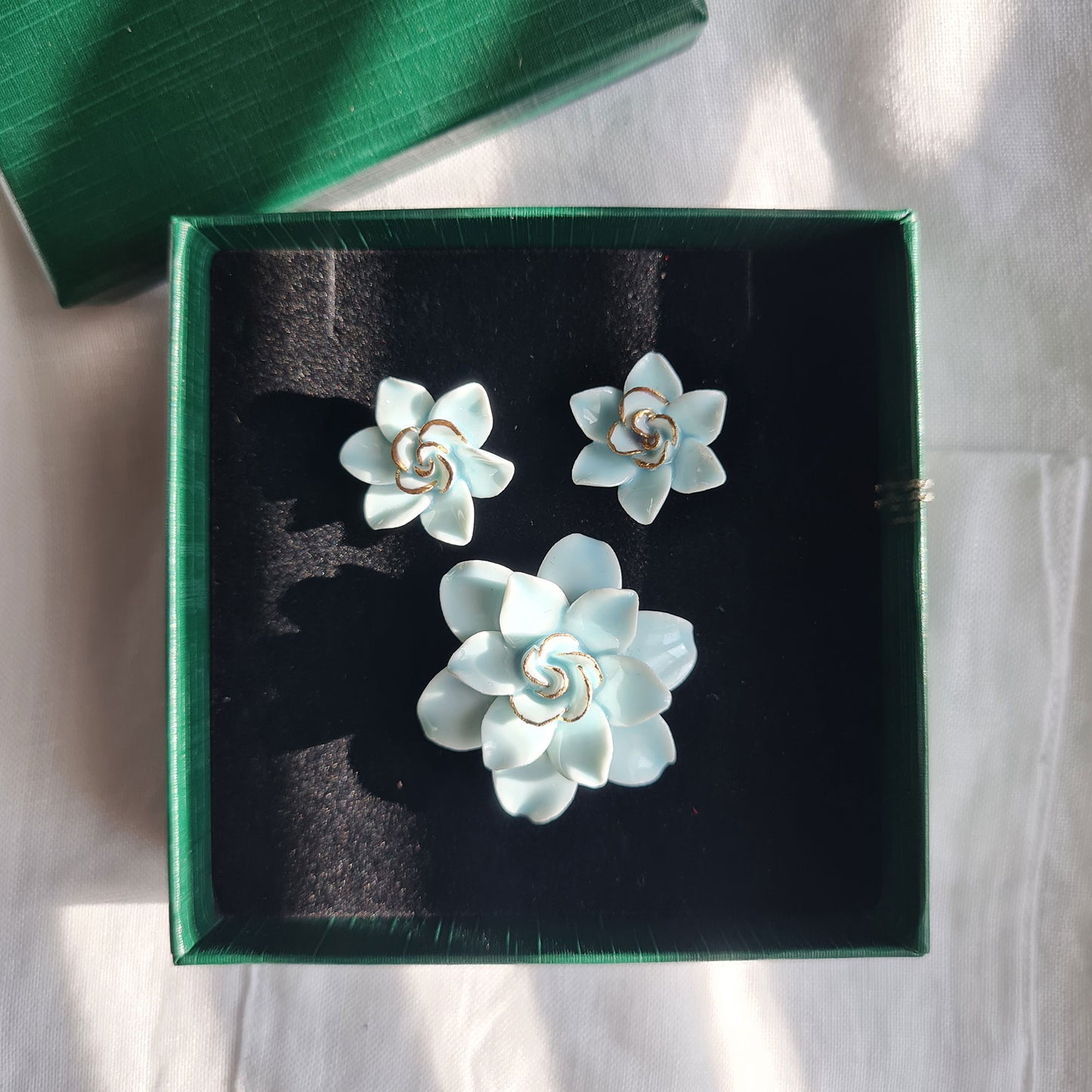 Dok Pud Son brooch & earrings set ชุดเข็มกลัดและต่างหูดอกพุดซ้อน