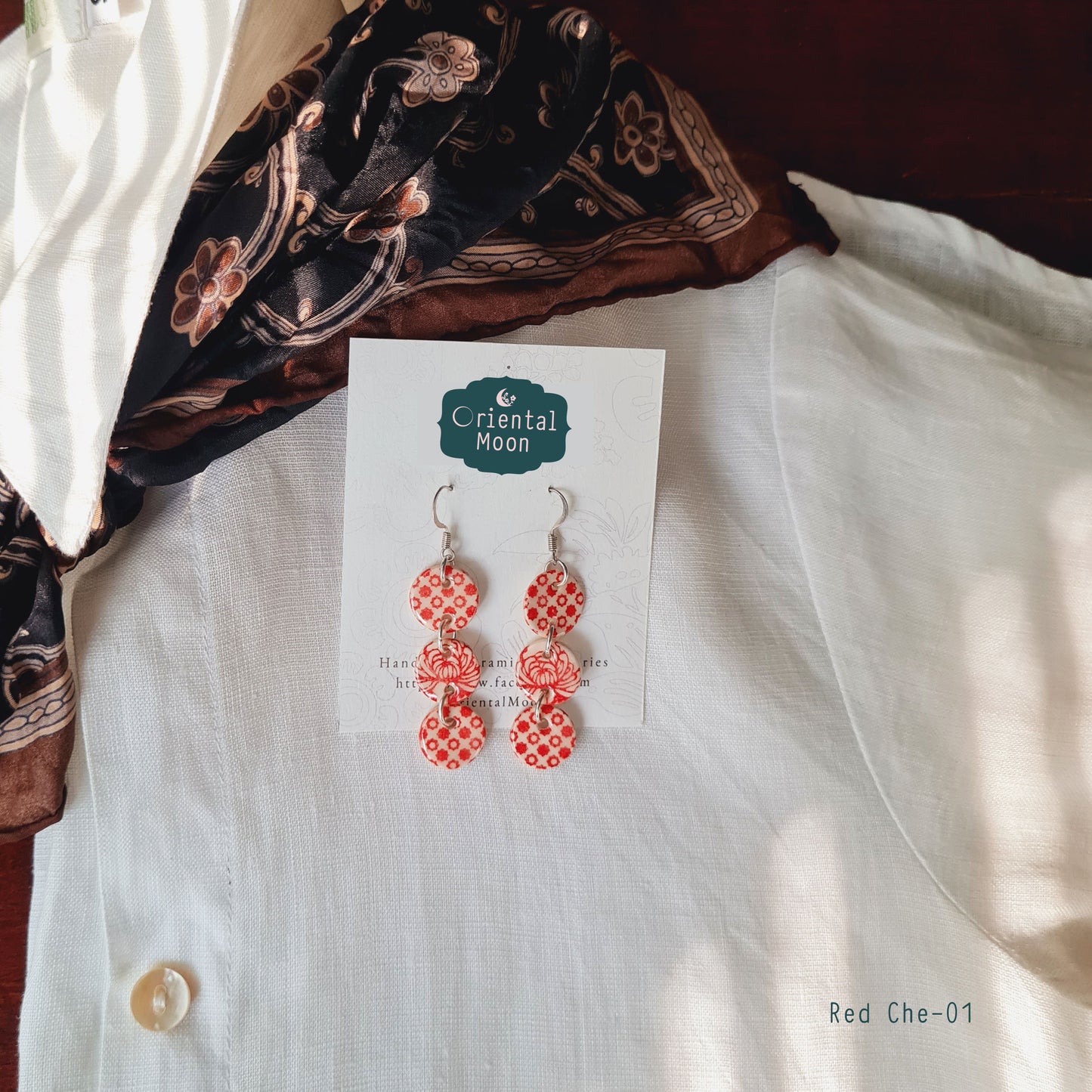Red Chandelier ceramic earrings ต่างเซรามิคระย้ารุ่นสีแดงก้านเกี่ยวเงินแท้ ( Pattern type)