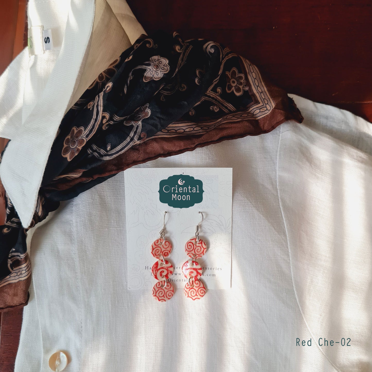Red Chandelier ceramic earrings ต่างเซรามิคระย้ารุ่นสีแดงก้านเกี่ยวเงินแท้ ( Pattern type)