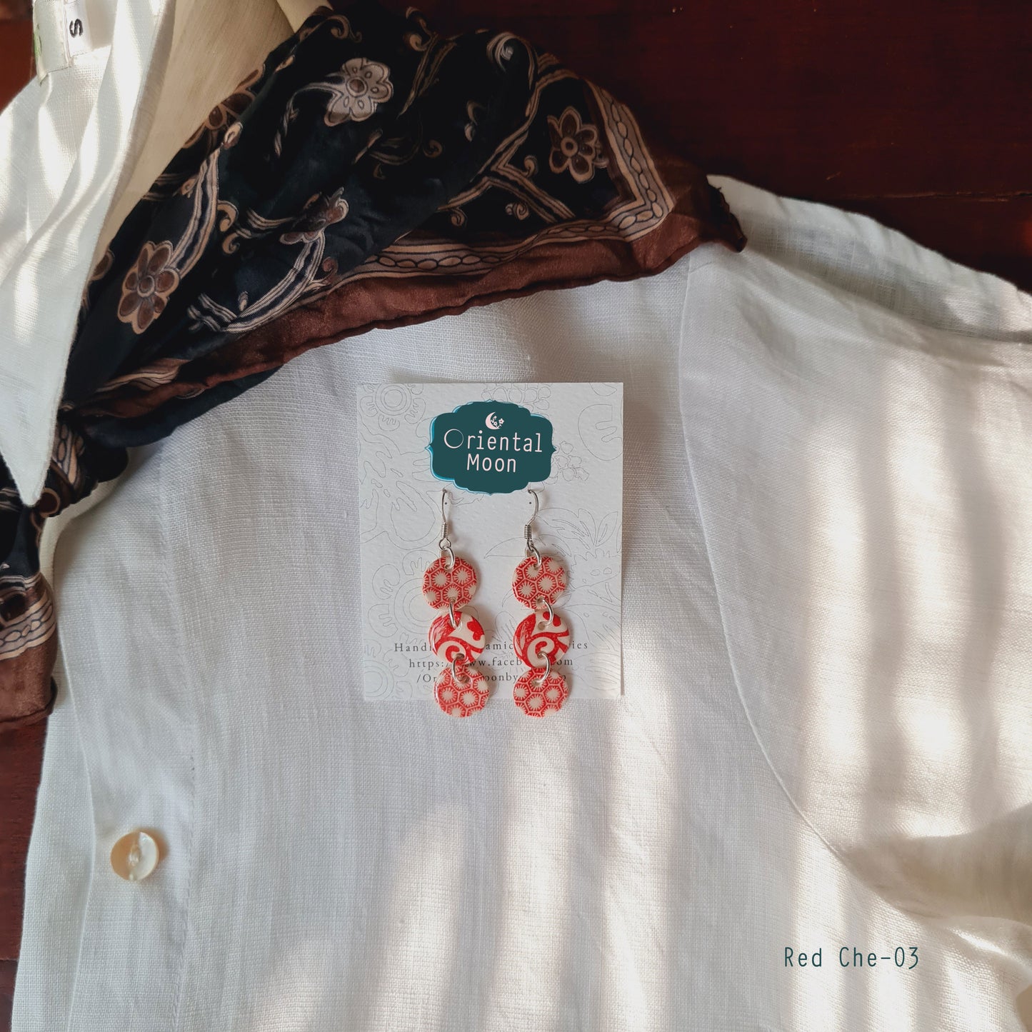 Red Chandelier ceramic earrings ต่างเซรามิคระย้ารุ่นสีแดงก้านเกี่ยวเงินแท้ ( Pattern type)
