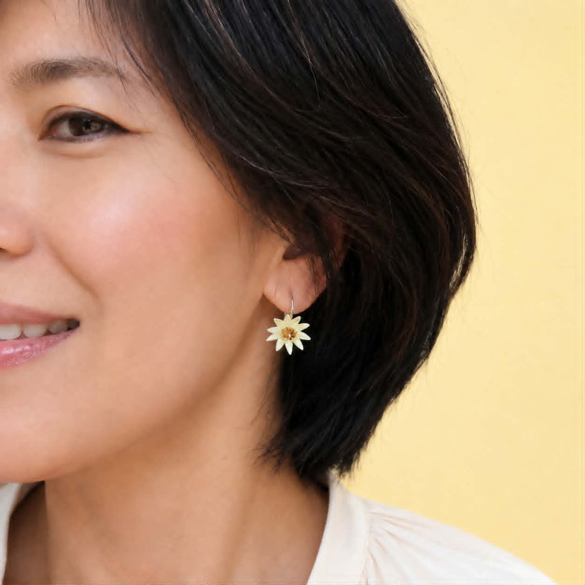 ต่างหูดอกพิกุล Pikul Earrings