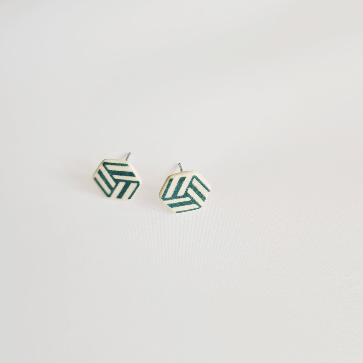Hexagon shape ceramic stud earrings( Pattern type)