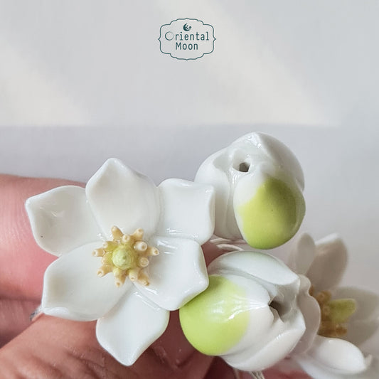SET เข็มกลัดดอกจำปีแขกและต่างหู  Figo Bloom  Brooch
