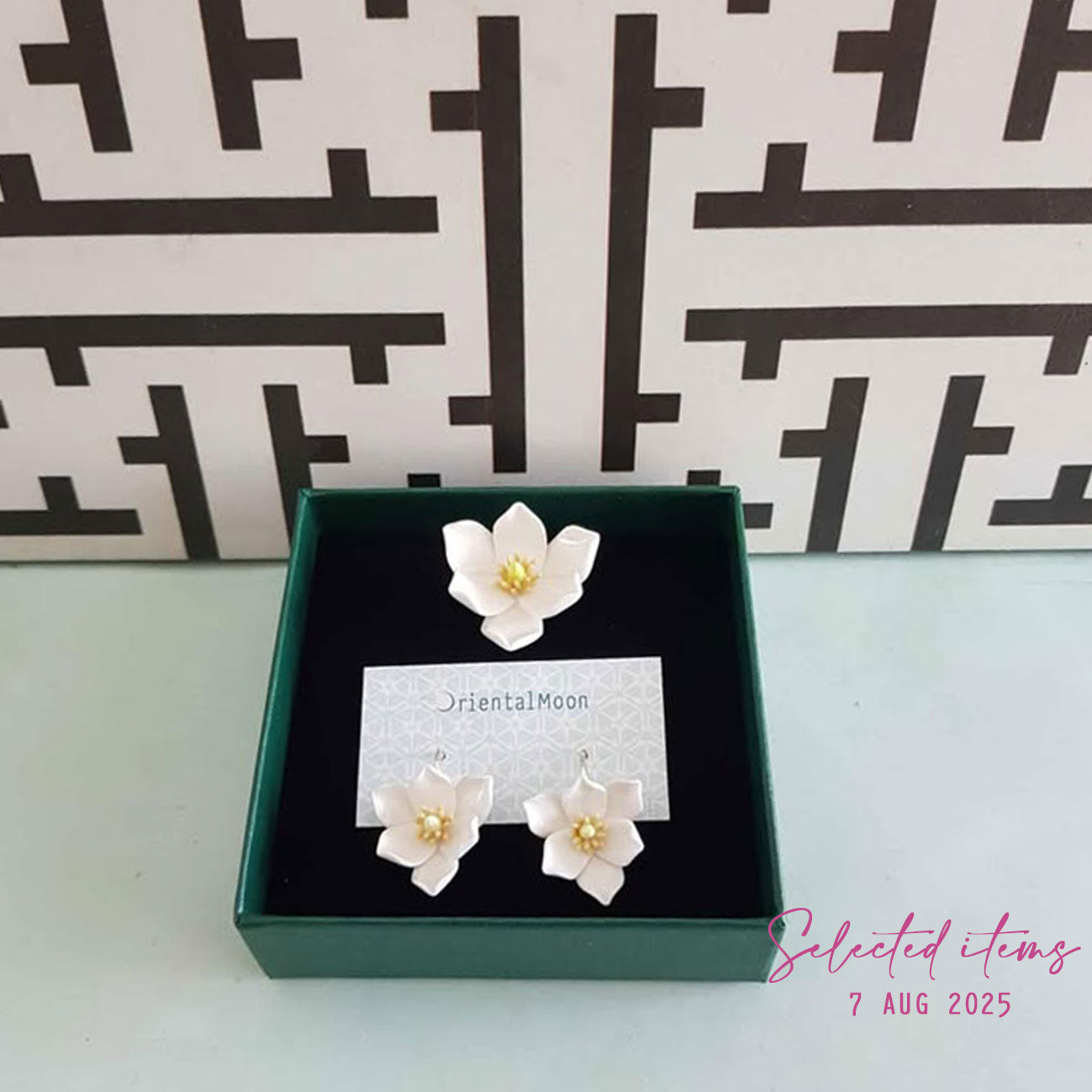 SET เข็มกลัดดอกจำปีแขกและต่างหู  Figo Bloom  Brooch