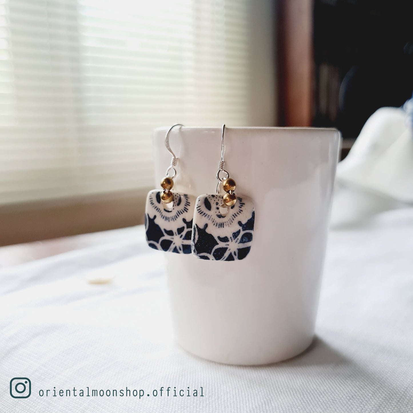 Blue &White vintage pattern on square dangling ceramic earrings (925 sterling silver hook)