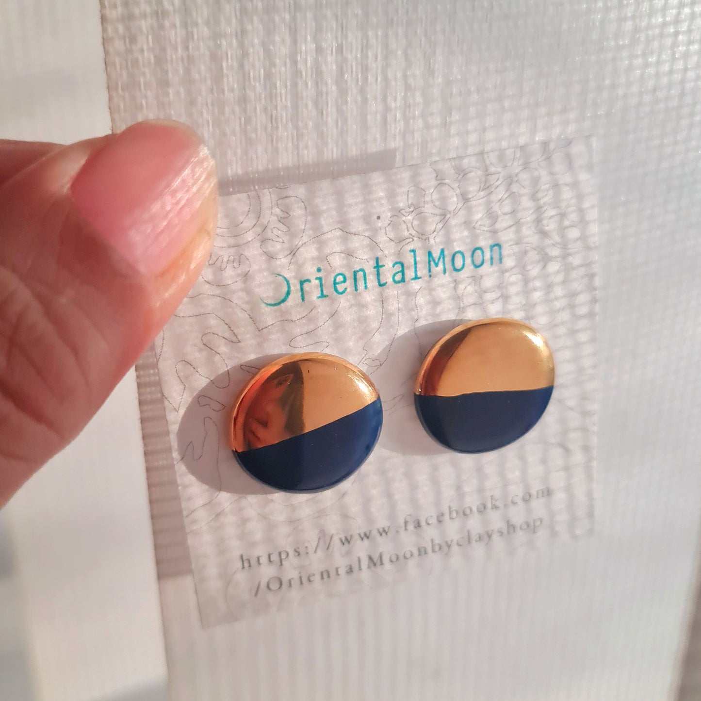 Gold painted ceramic circle earrings STUD