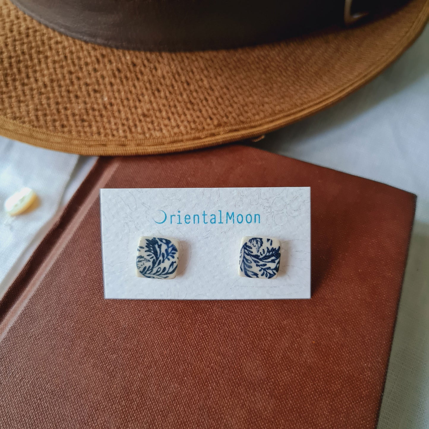 Small blue & white ceramic stud earrings for hypoallergenic( Pattern type)