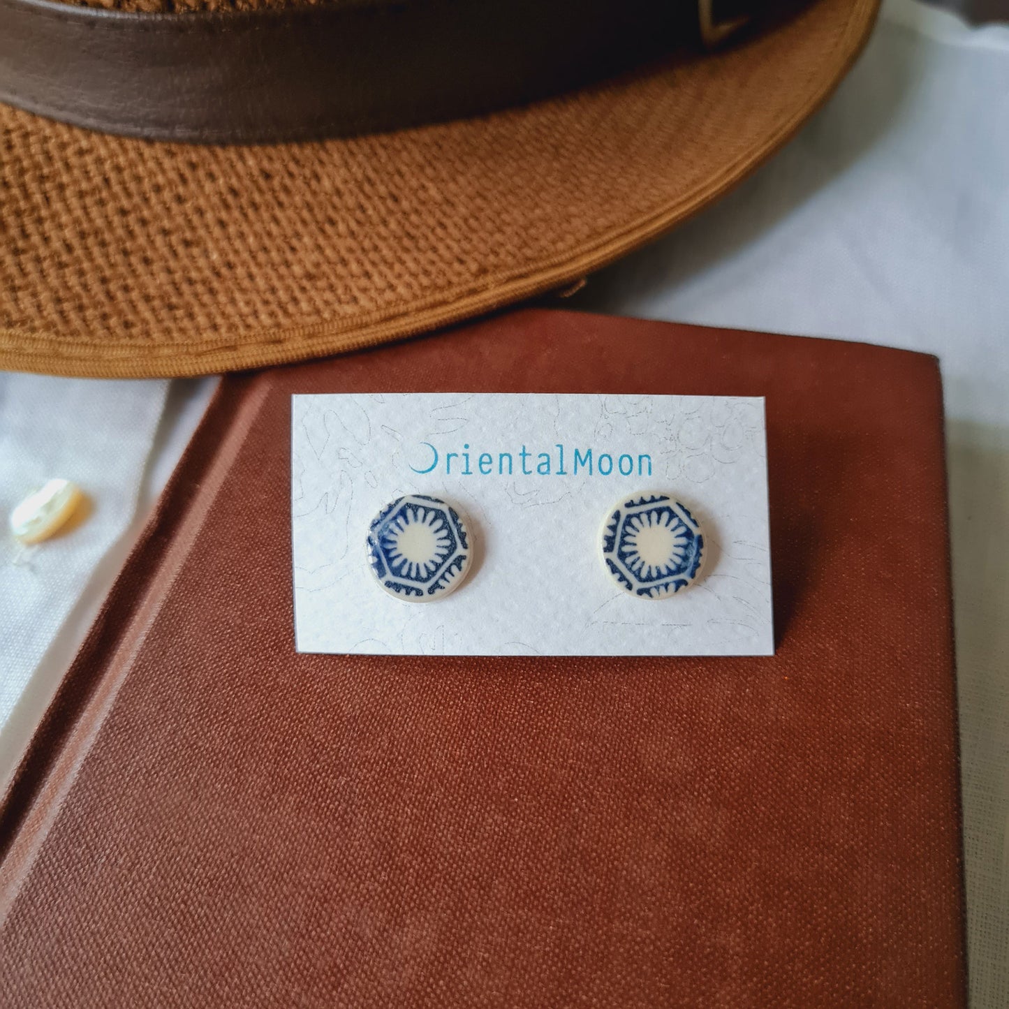 Small blue & white ceramic stud earrings for hypoallergenic( Pattern type)